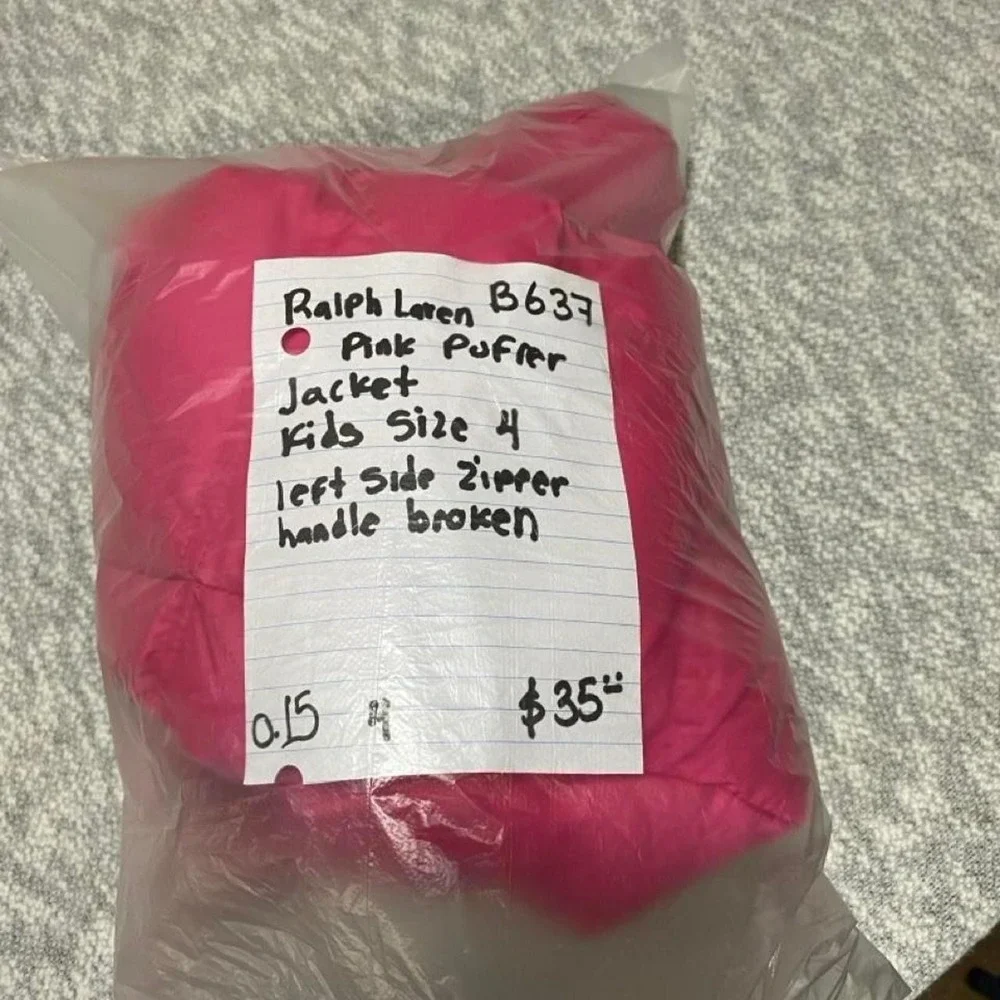 Ralph Lauren pink puffer jacket in kids size 4. SKU-B637